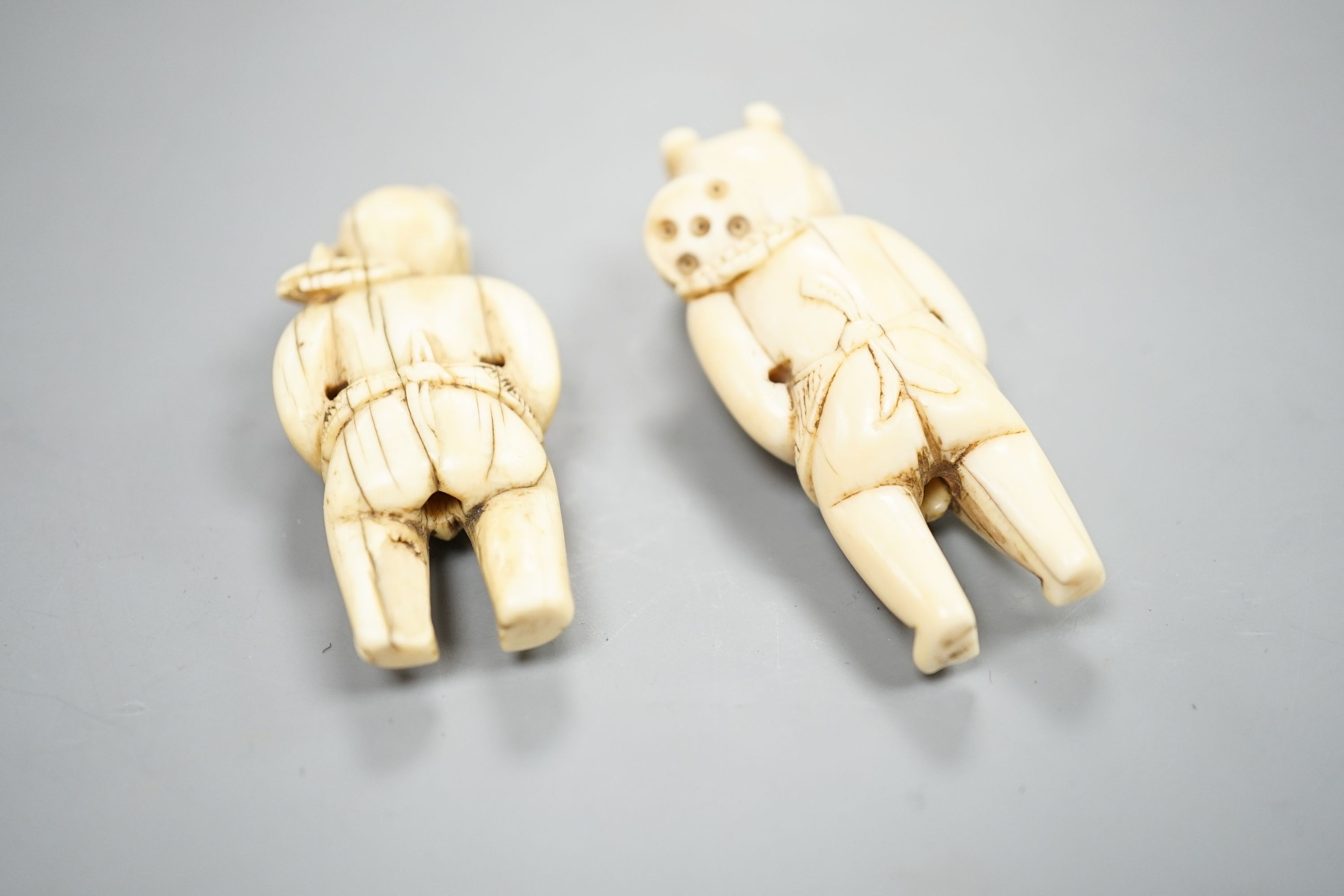 Two 19th century Chinese figural carved Ivory toggles, tallest 5.5 cm